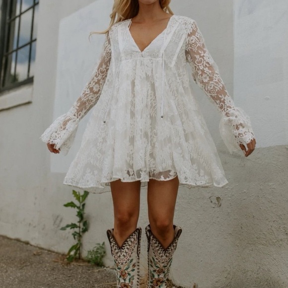 !!!Lulus BRIDE Mystery Box!!! - Picture 2 of 11